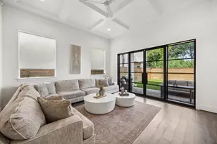 541 W 27th St, Houston, TX 77008 - Photo 25