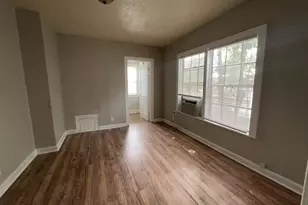 1552 Lombardy St, Houston, TX 77023 - Photo 5