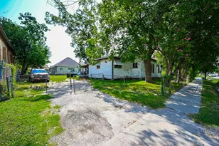 1201 Campbell St, Houston, TX 77009 - Photo 1