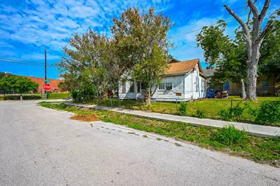 1201 Campbell Street, Houston, TX 77009 - Photo 3