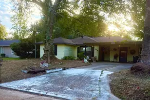 109 Dahlia St, Orange, TX 77630 - Photo 1