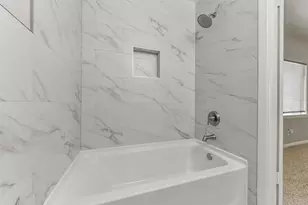 6305 Deerwood Rd, Houston, TX 77057 - Photo 9