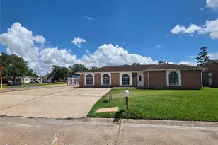 830 Hollycrest Dr, Channelview, TX 77530 - Photo 1