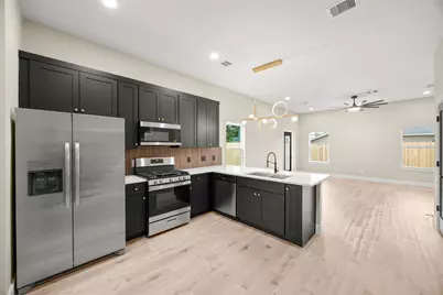 4117 Kewanee Street #A/B, Houston, TX 77051 - Photo 7