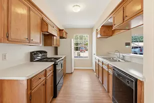 1712 Hazelwood St, Conroe, TX 77301 - Photo 9
