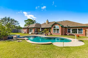 55 Mandevilla Ct, Lake Jackson, TX 77566 - Photo 43
