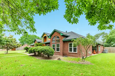 55 Mandevilla Court, Lake Jackson, TX 77566 - Photo 11