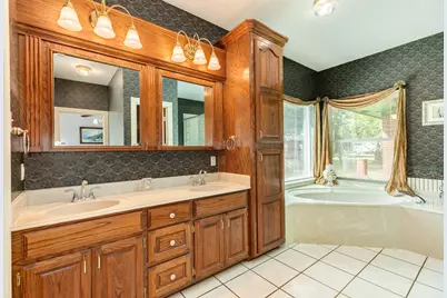 55 Mandevilla Court, Lake Jackson, TX 77566 - Photo 33