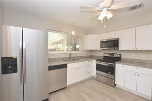 703 Flower Field Ct, Pearland, TX 77584 - Photo 5