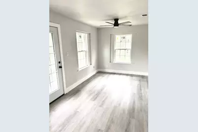 260 S East Avenue, New Braunfels, TX 78130 - Photo 5