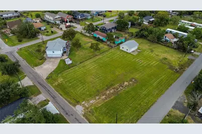 1045 12th Street, Dickinson, TX 77539 - Photo 3