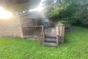 8402 Darlington Dr, Houston, TX 77028 - Photo 3