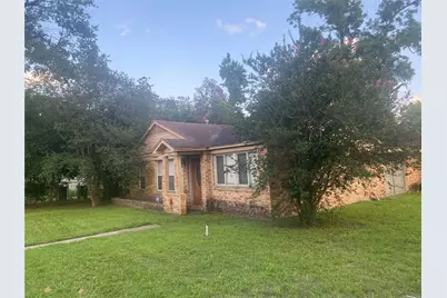 8402 Darlington Drive, Houston, TX 77028 - Photo 1