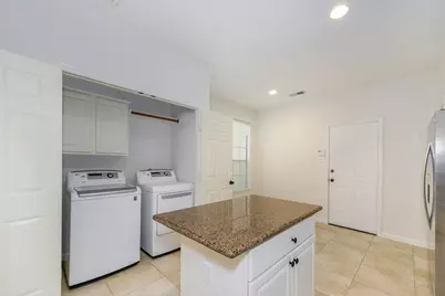 158 N Magnolia Pond Place, The Woodlands, TX 77381 - Photo 9