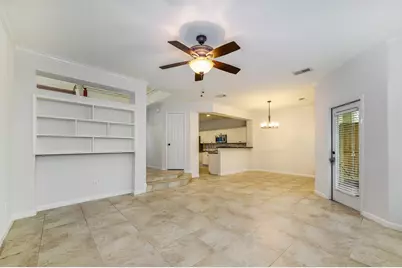 158 N Magnolia Pond Place, The Woodlands, TX 77381 - Photo 5