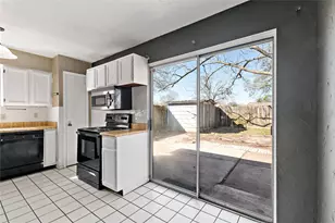 7410 Londres Dr, Houston, TX 77083 - Photo 5