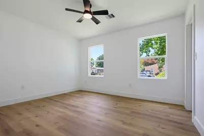 1004 11th Street N, Texas City, TX 77590 - Photo 11