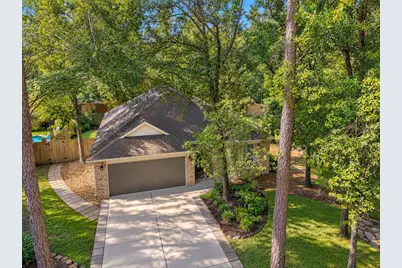 19 Cirrus Court, The Woodlands, TX 77380 - Photo 3