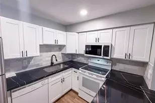 3900 Woodchase Dr, Houston, TX 77042 - Photo 11