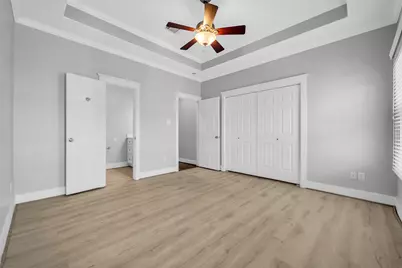 1029 W 15th 1/2 Street, Houston, TX 77008 - Photo 13