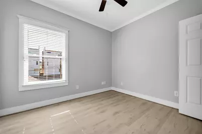 1029 W 15th 1/2 Street, Houston, TX 77008 - Photo 19