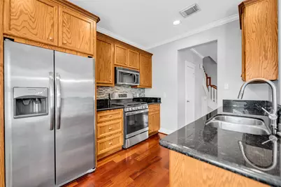 1029 W 15th 1/2 Street, Houston, TX 77008 - Photo 7