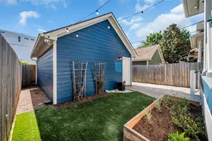 1029 W 15th 1/2 St, Houston, TX 77008 - Photo 27