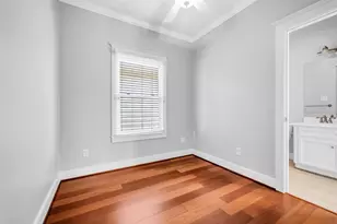 1029 W 15th 1/2 St, Houston, TX 77008 - Photo 17