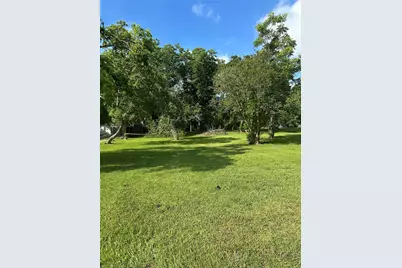 2307 E James Street, Baytown, TX 77520 - Photo 3