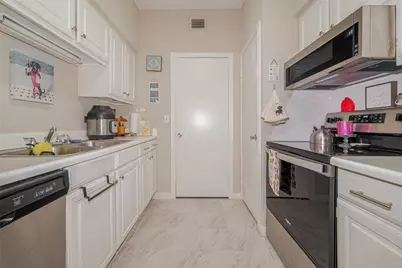 2475 Underwood Street #381, Houston, TX 77030 - Photo 11