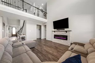 2027 Clearwater Grove Ln, Pearland, TX 77089 - Photo 11