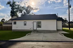 16601 E Ivanhoe, Montgomery, TX 77316 - Photo 1