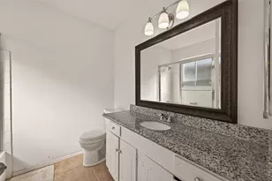 2201 Fountain View Dr, Houston, TX 77057 - Photo 17