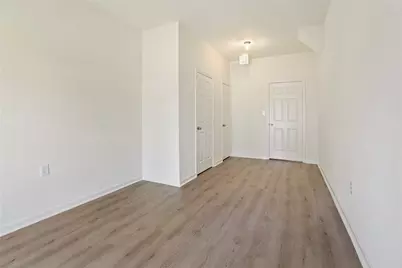 111 Poinsetta Lane, Highlands, TX 77562 - Photo 9