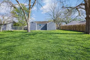 111 Poinsetta Ln, Highlands, TX 77562 - Photo 19