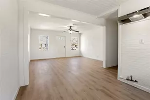 111 Poinsetta Ln, Highlands, TX 77562 - Photo 7