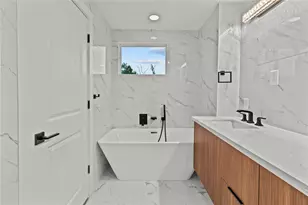 3813 Elysian St, Houston, TX 77009 - Photo 13