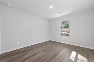 154 Lakeview Dr E, Livingston, TX 77351 - Photo 15