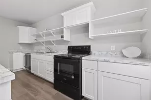 154 Lakeview Dr E, Livingston, TX 77351 - Photo 5