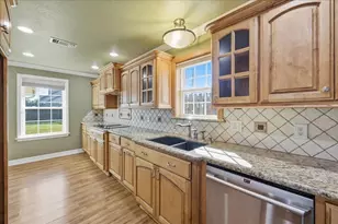 1508 N 12th Street N, Nederland, TX 77627 - Photo 15