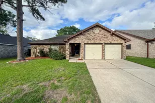 16747 Square Rigger Ln, Friendswood, TX 77546 - Photo 3