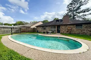 16747 Square Rigger Ln, Friendswood, TX 77546 - Photo 33