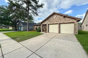 16747 Square Rigger Ln, Friendswood, TX 77546 - Photo 35