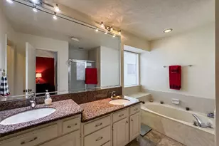 16747 Square Rigger Ln, Friendswood, TX 77546 - Photo 21