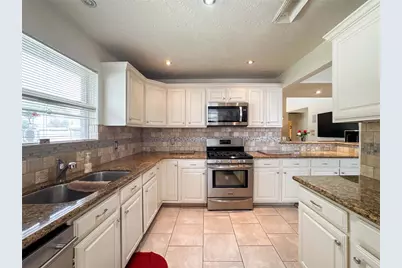 16747 Square Rigger Lane, Friendswood, TX 77546 - Photo 9