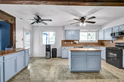 48 Ranch House Loop, Angleton, TX 77515 - Photo 9