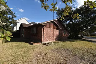 3647 Aberdeen Way, Houston, TX 77025 - Photo 9