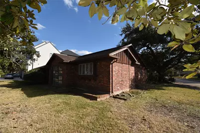 3647 Aberdeen Way, Houston, TX 77025 - Photo 13