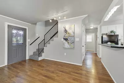 580 E Zipp Road, New Braunfels, TX 78130 - Photo 5