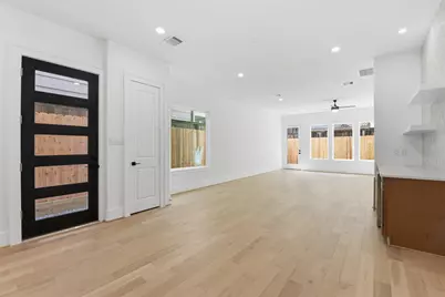 1434 Alexander Street, Houston, TX 77008 - Photo 9